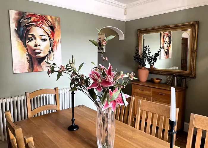 Fabulous Townhouse In Clifton